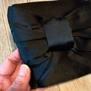 🎀 Nina Ricci Paris Clutch